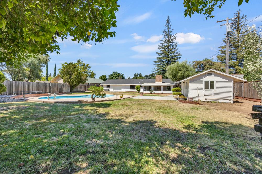 2710 Creekside Lane