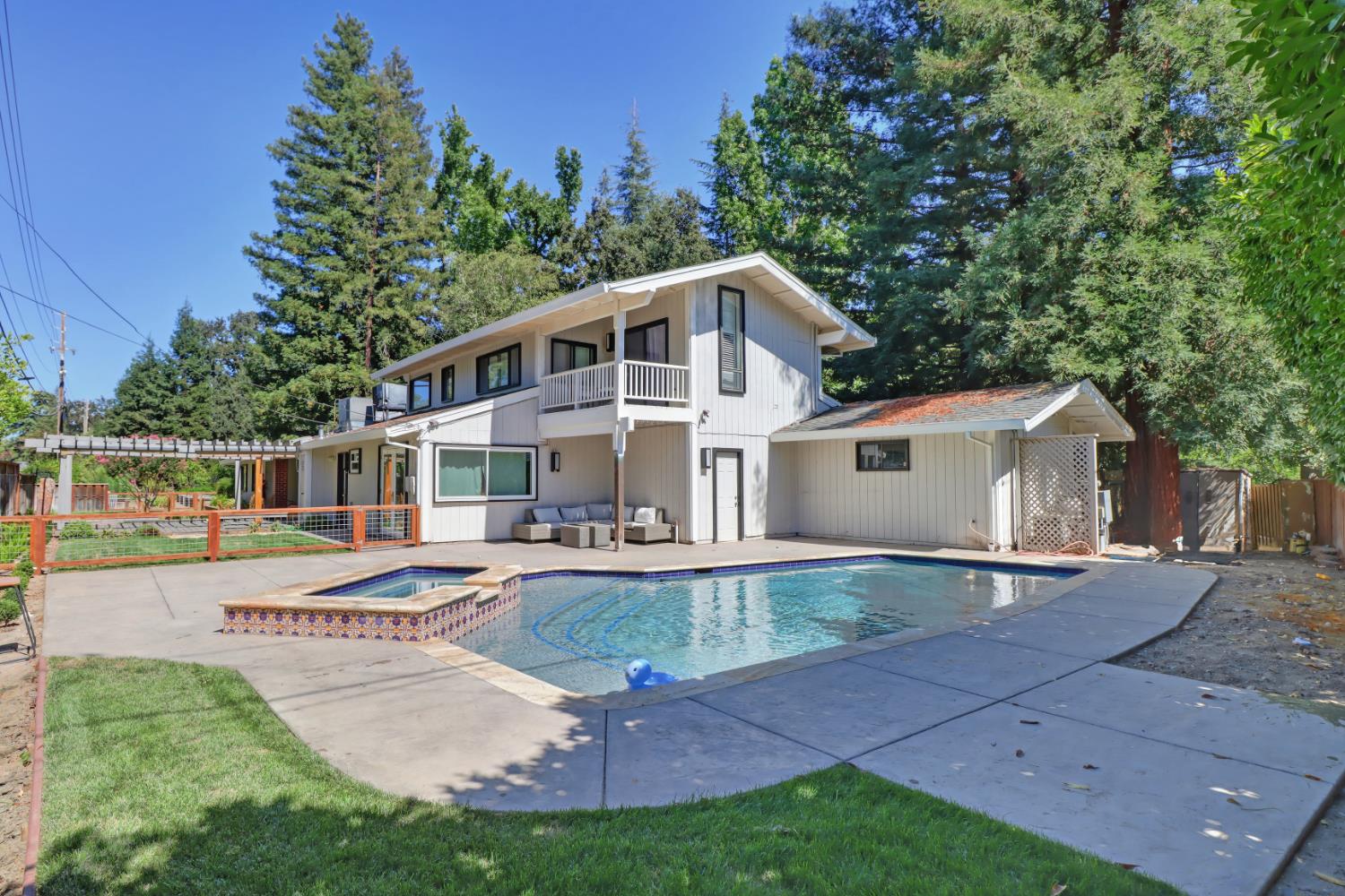 3418 Clemens Way