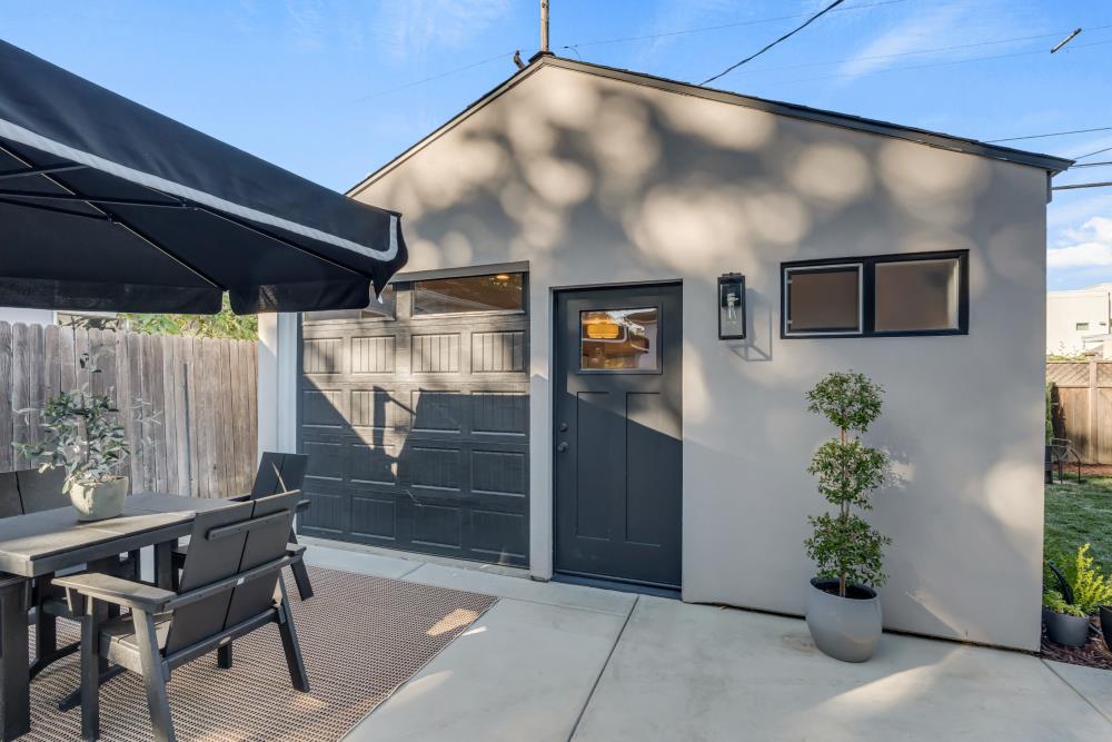 323 39th Street