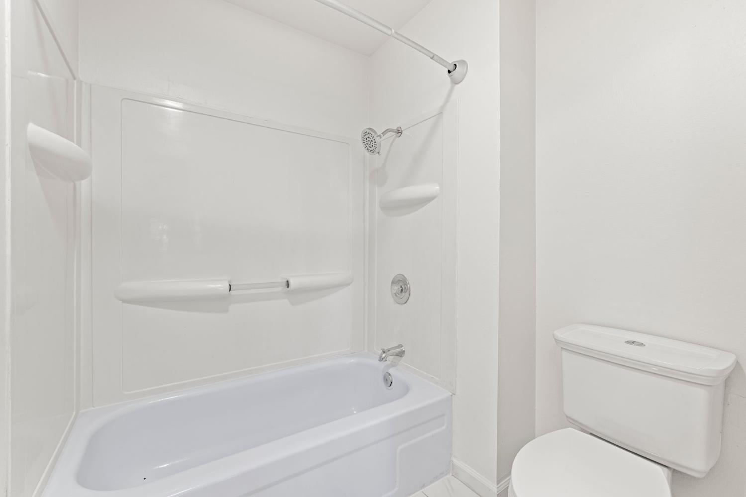 899 E Woodside Lane 3