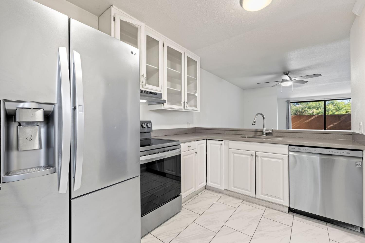 899 E Woodside Lane 3