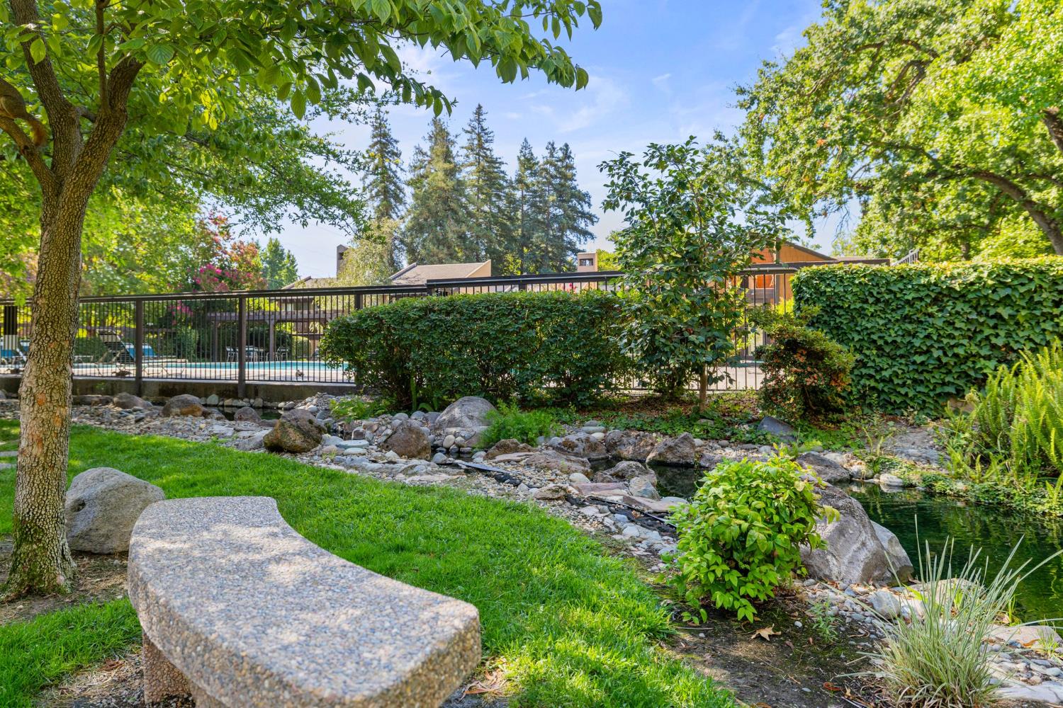 899 E Woodside Lane 3