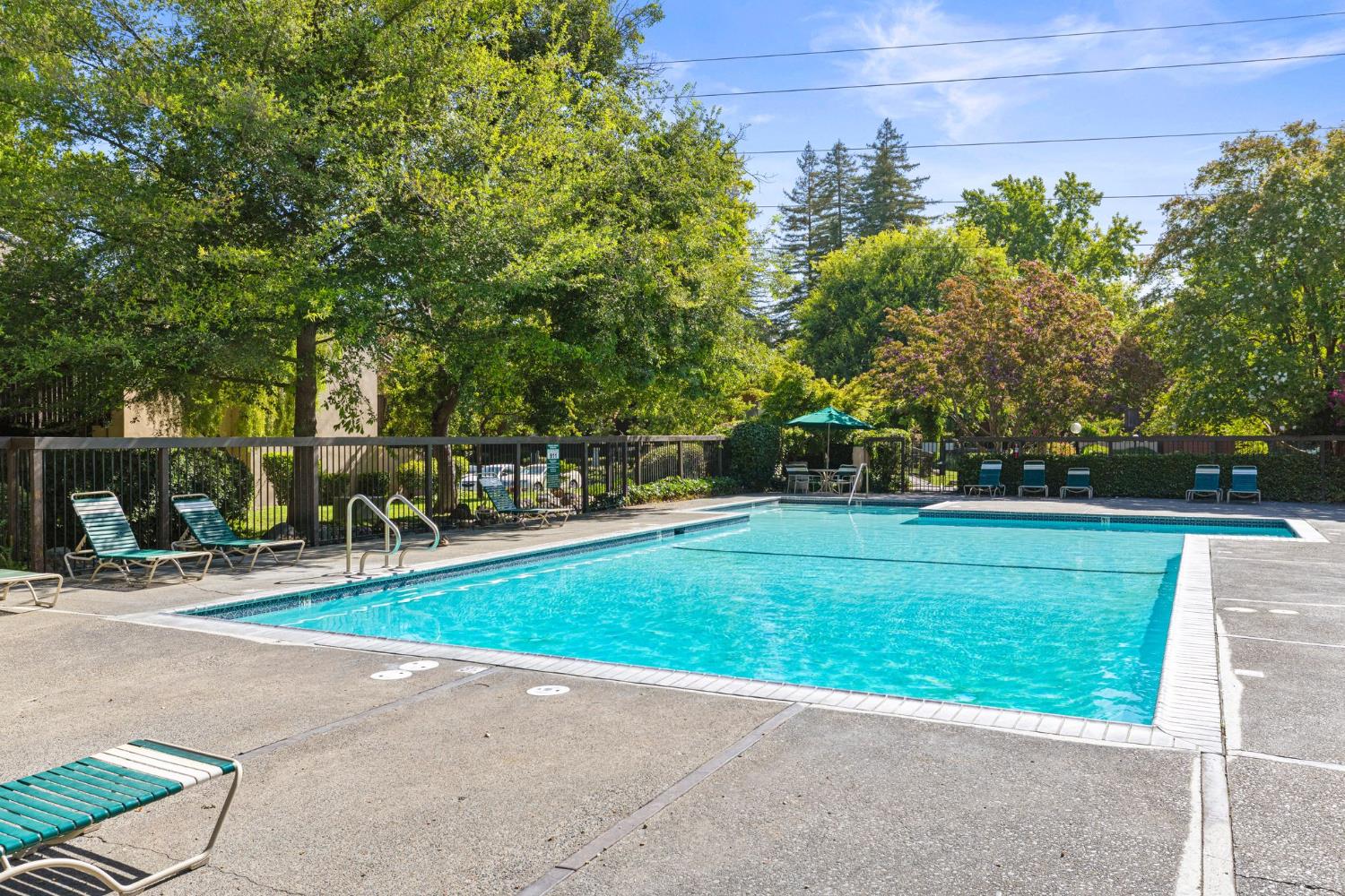 899 E Woodside Lane 3