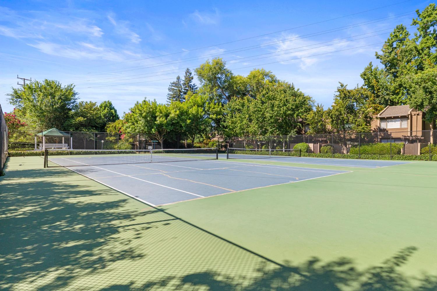 899 E Woodside Lane 3