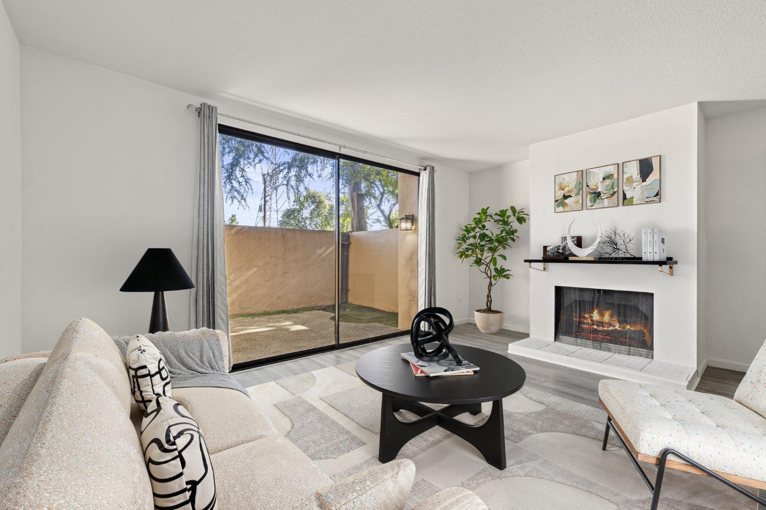 899 E Woodside Lane 3