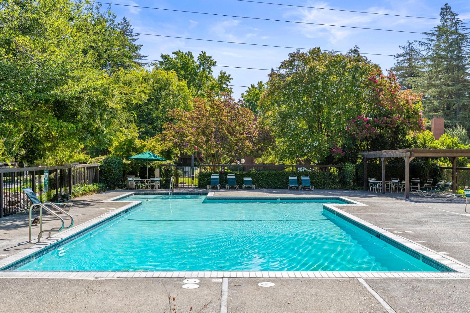 899 E Woodside Lane 3