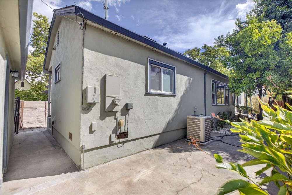 1861 Caramay Way