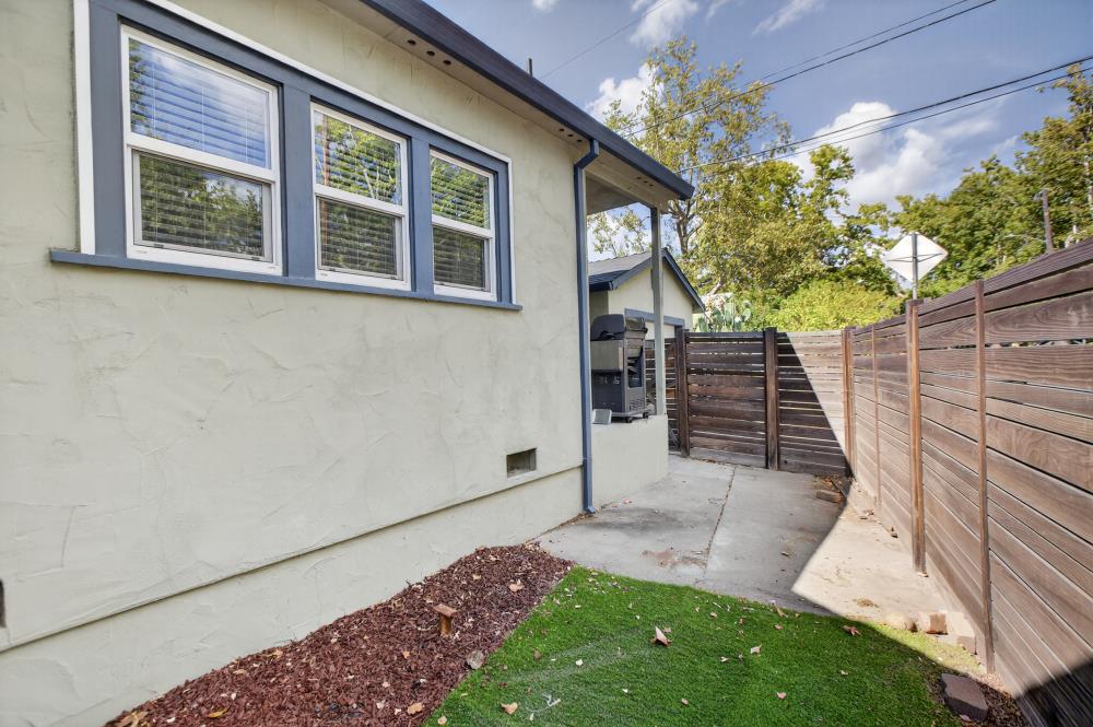 1861 Caramay Way