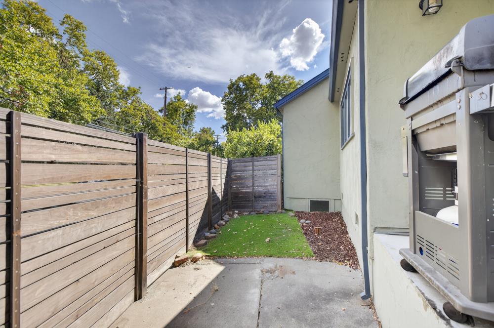 1861 Caramay Way