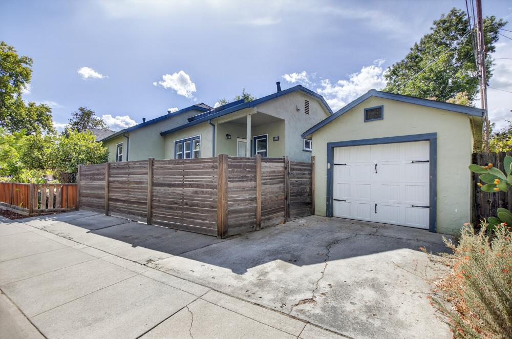 1861 Caramay Way