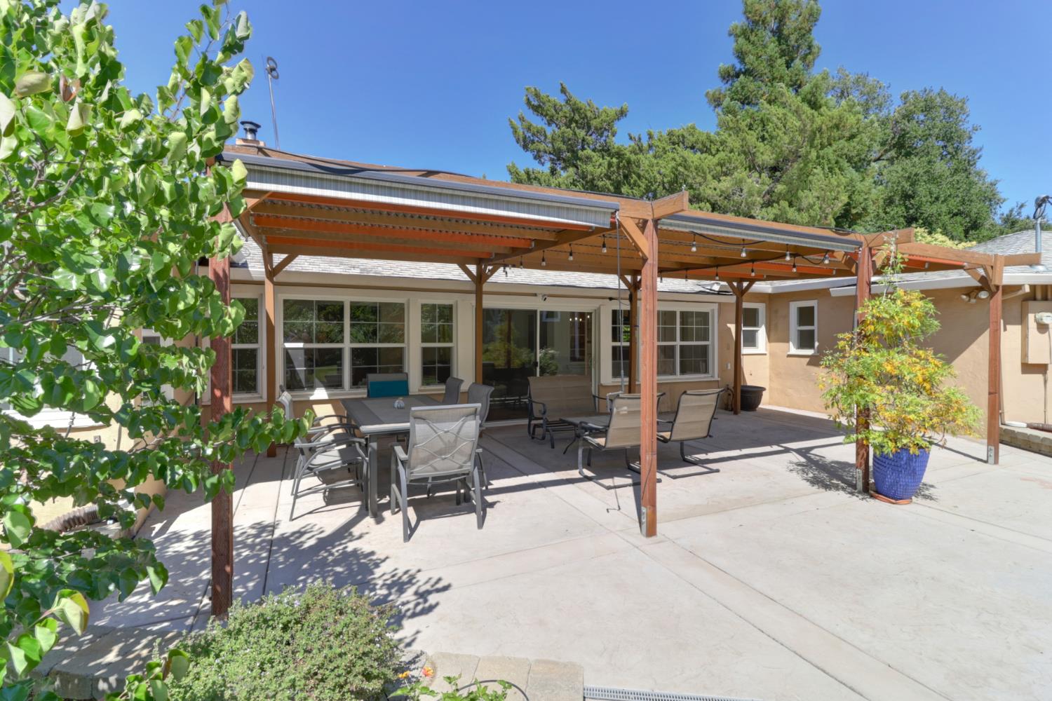 4500 Crestwood Way