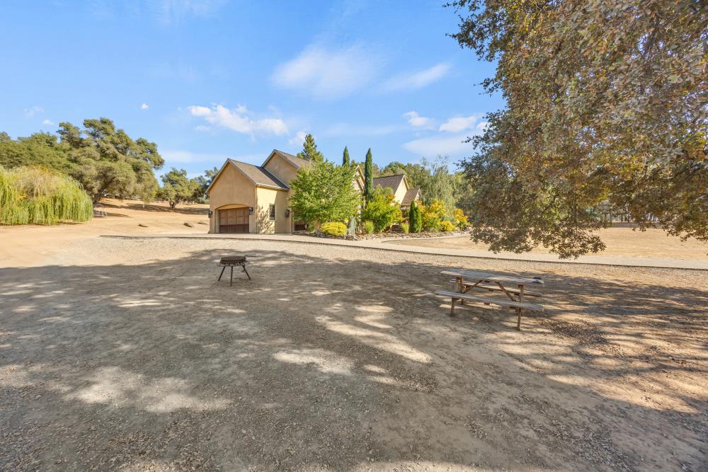 7110 Shinn Ranch Road