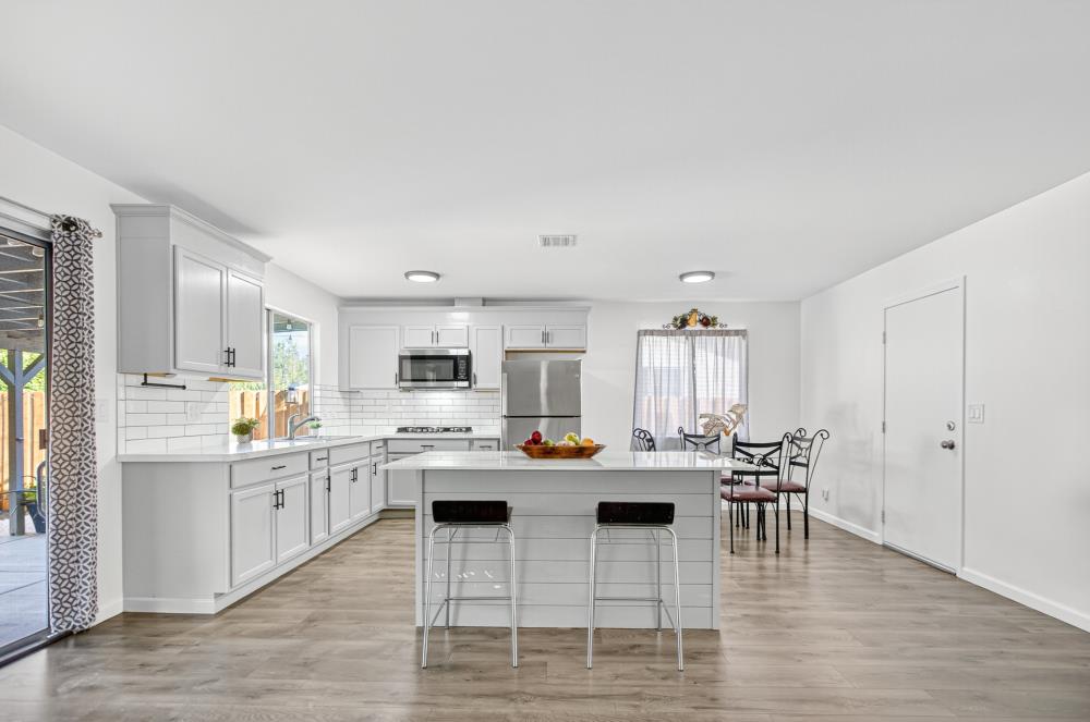 7548 Skelton Way