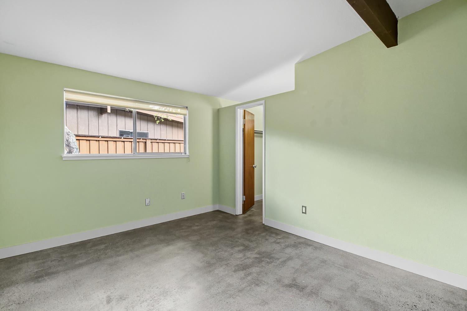 2104 Hamlet Place