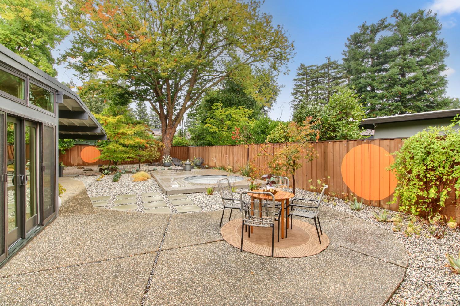 2104 Hamlet Place