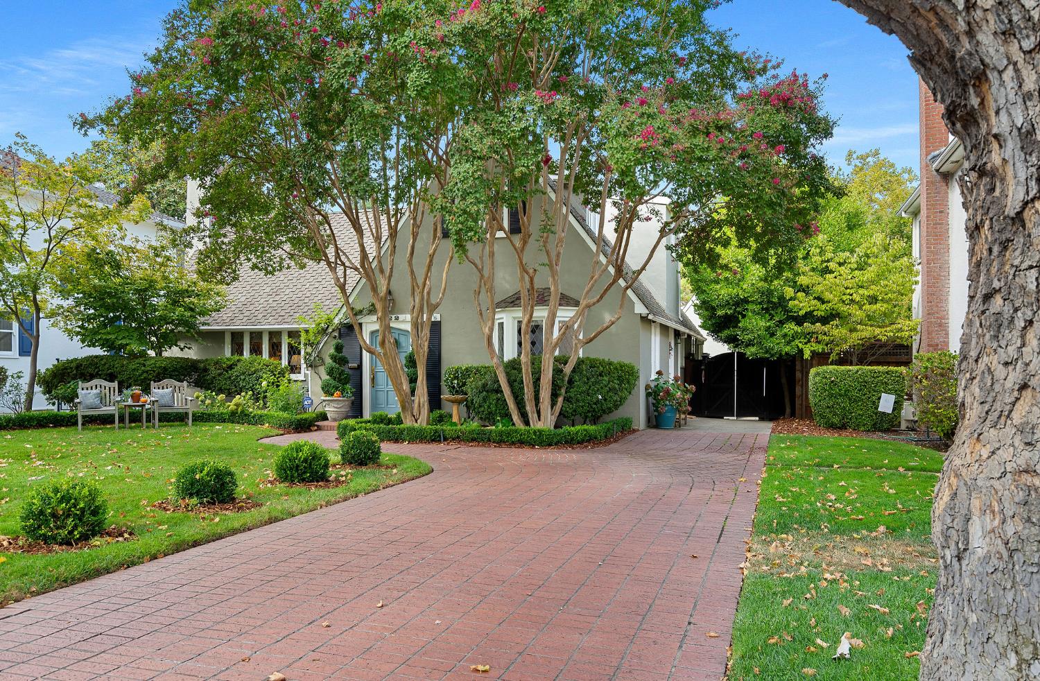 1422 44th Street