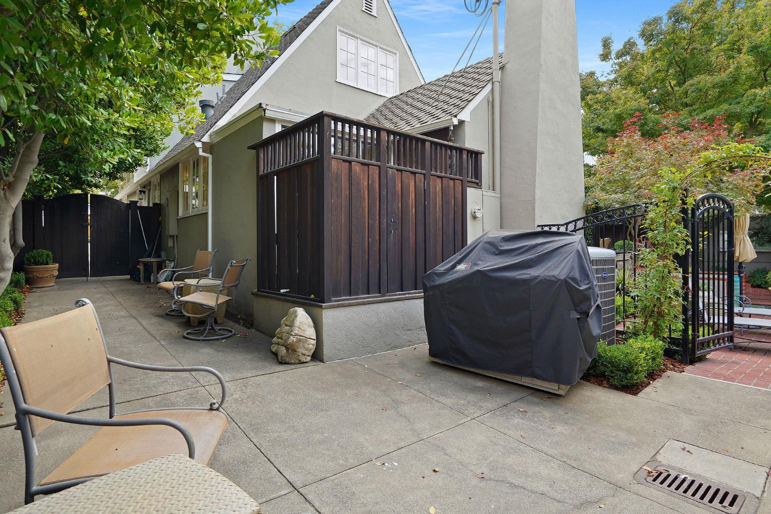 1422 44th Street