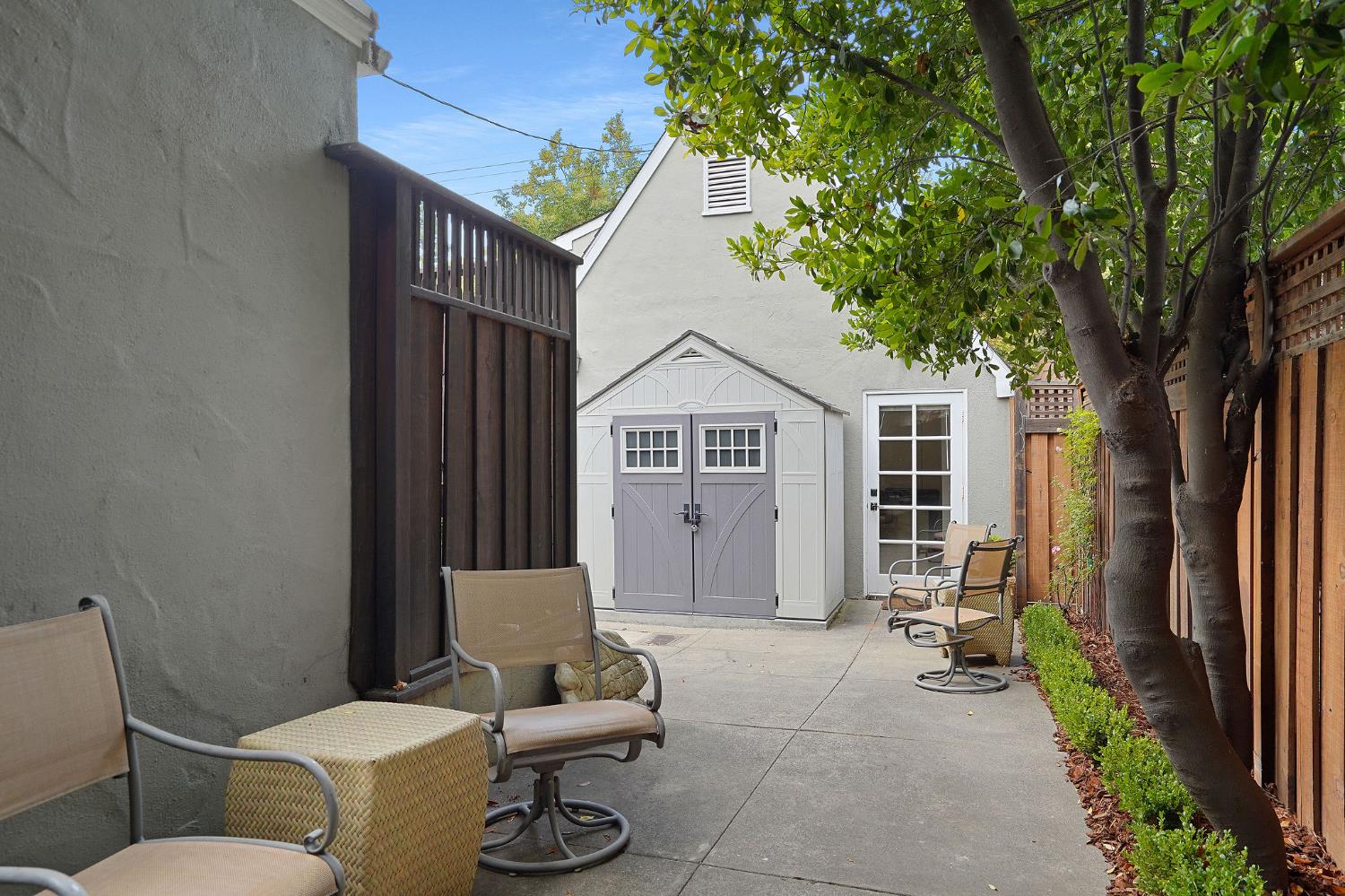 1422 44th Street