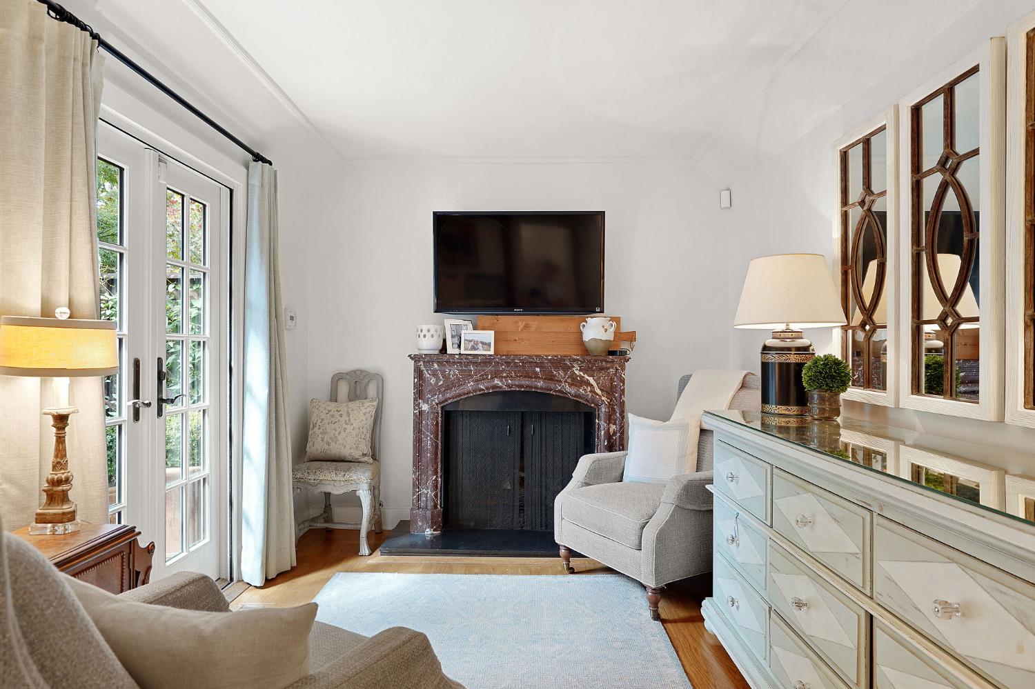 1422 44th Street