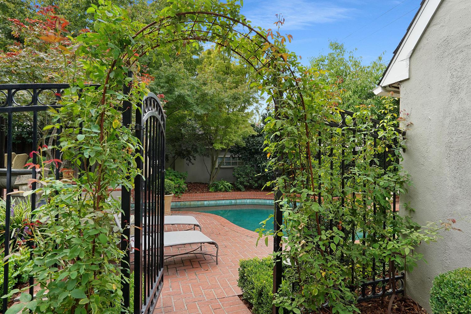 1422 44th Street