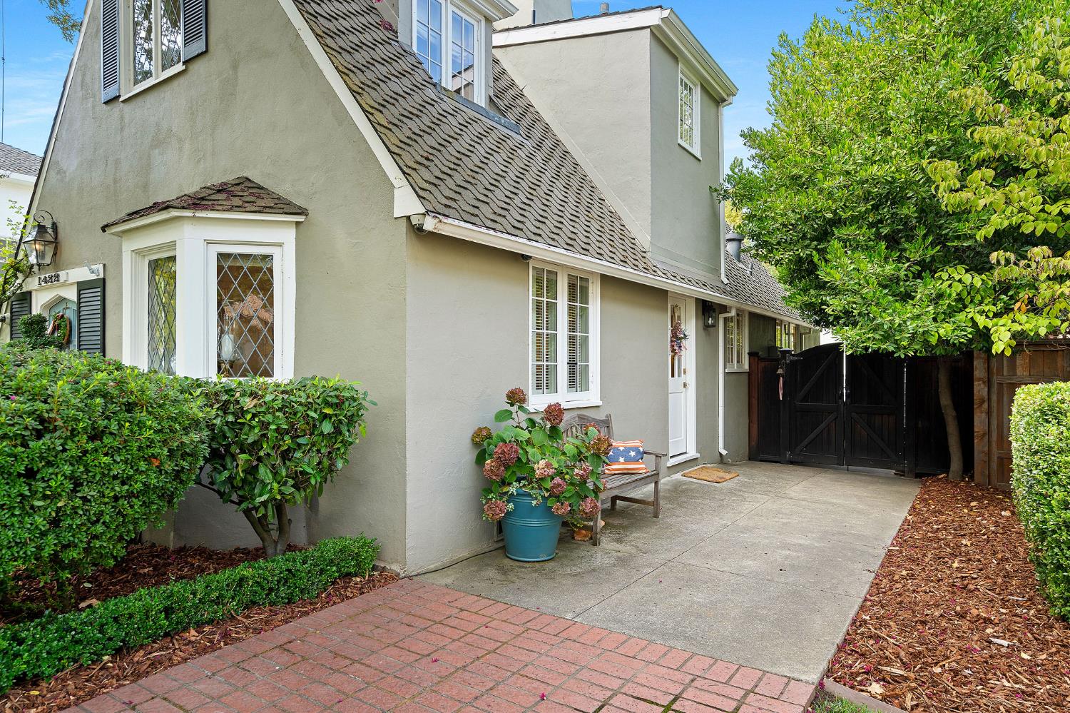 1422 44th Street