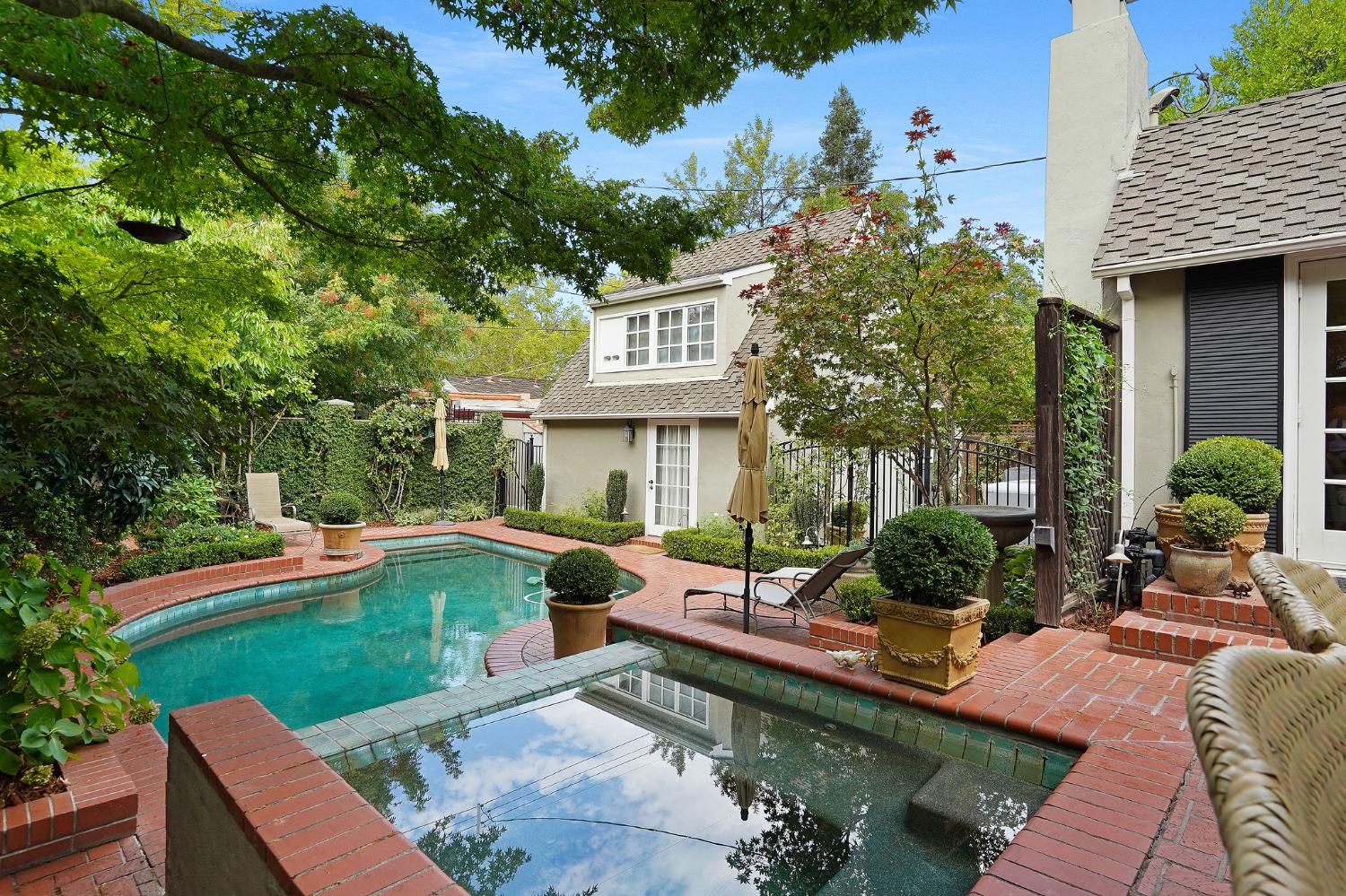 1422 44th Street