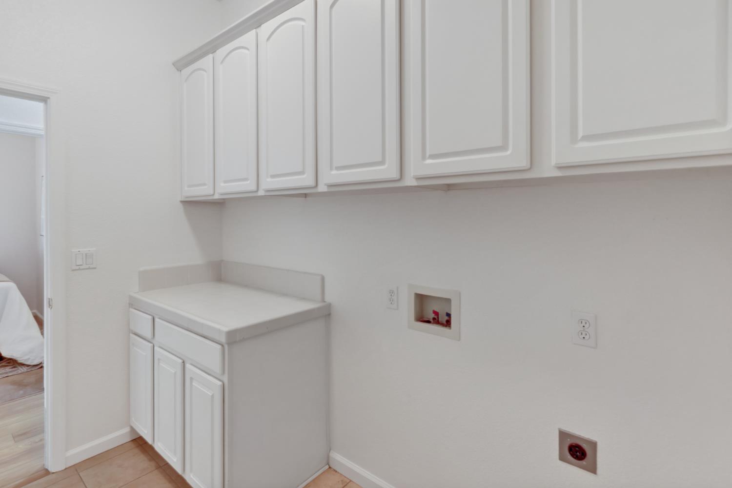 6219 Riverbank Circle