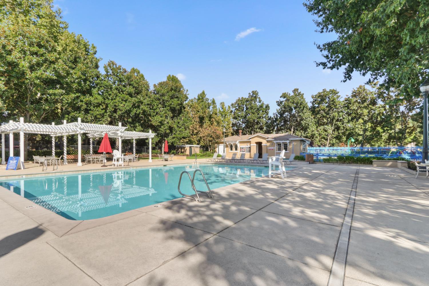 6219 Riverbank Circle