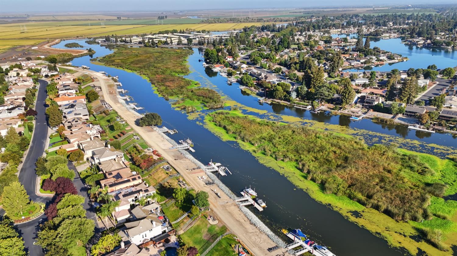 6219 Riverbank Circle