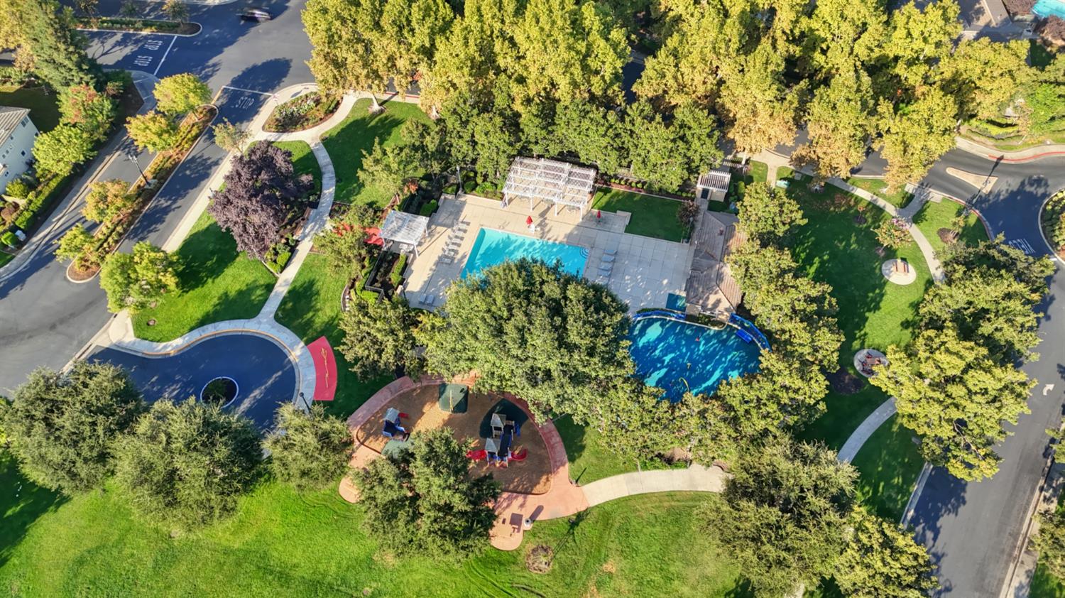 6219 Riverbank Circle