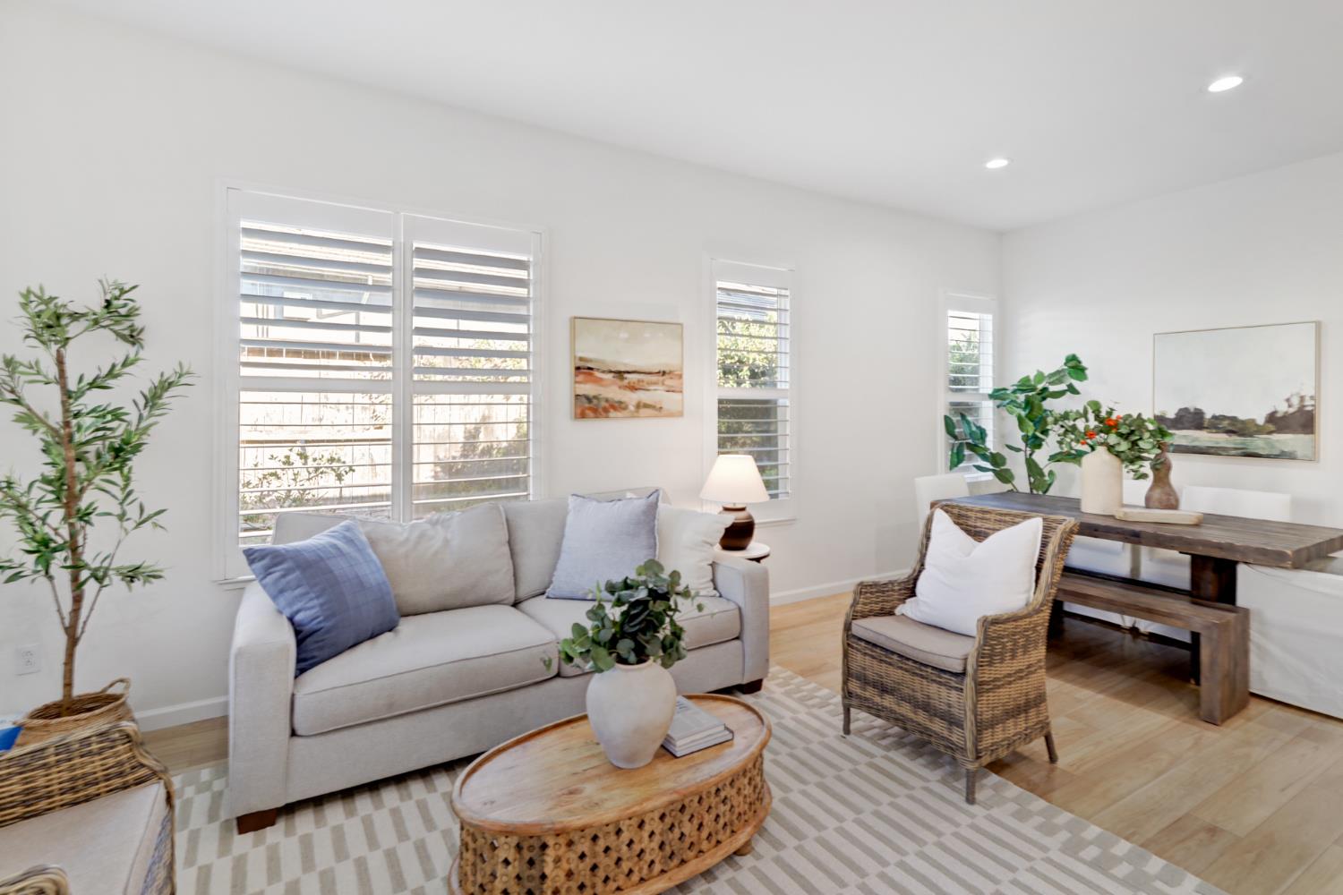 6219 Riverbank Circle