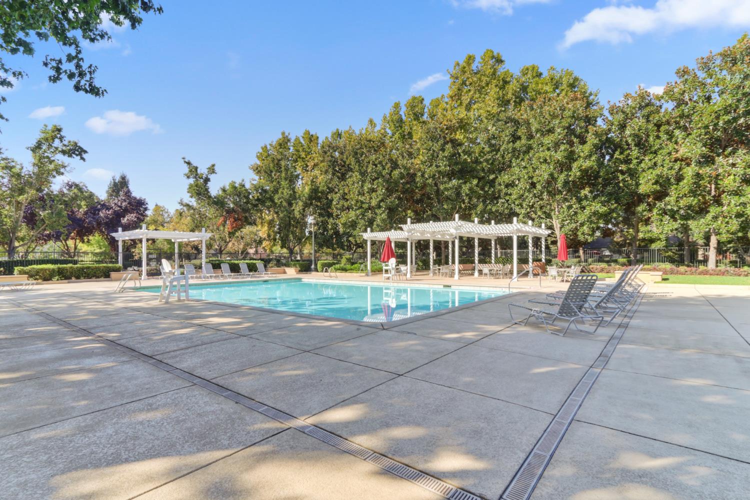 6219 Riverbank Circle