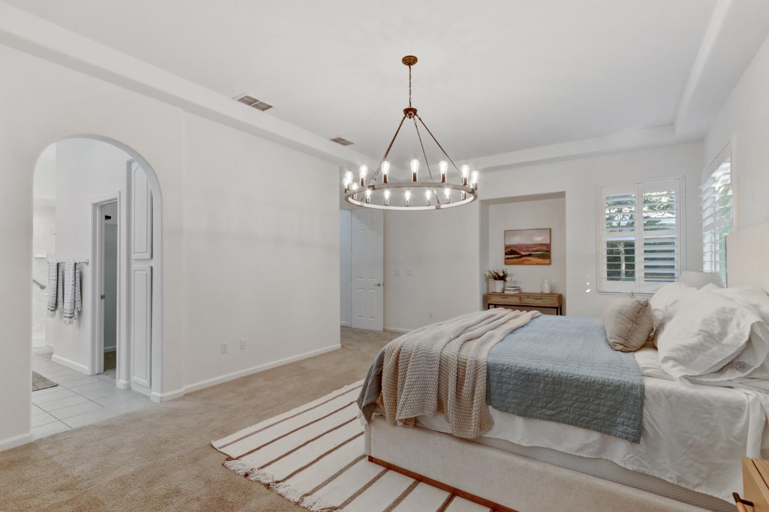 6219 Riverbank Circle