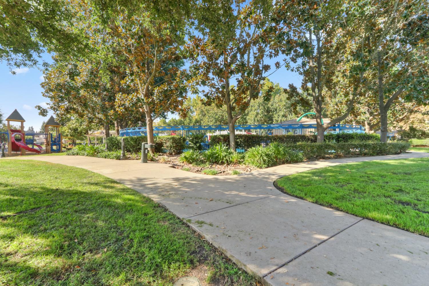 6219 Riverbank Circle