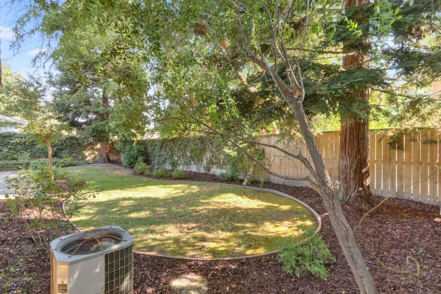 6219 Riverbank Circle