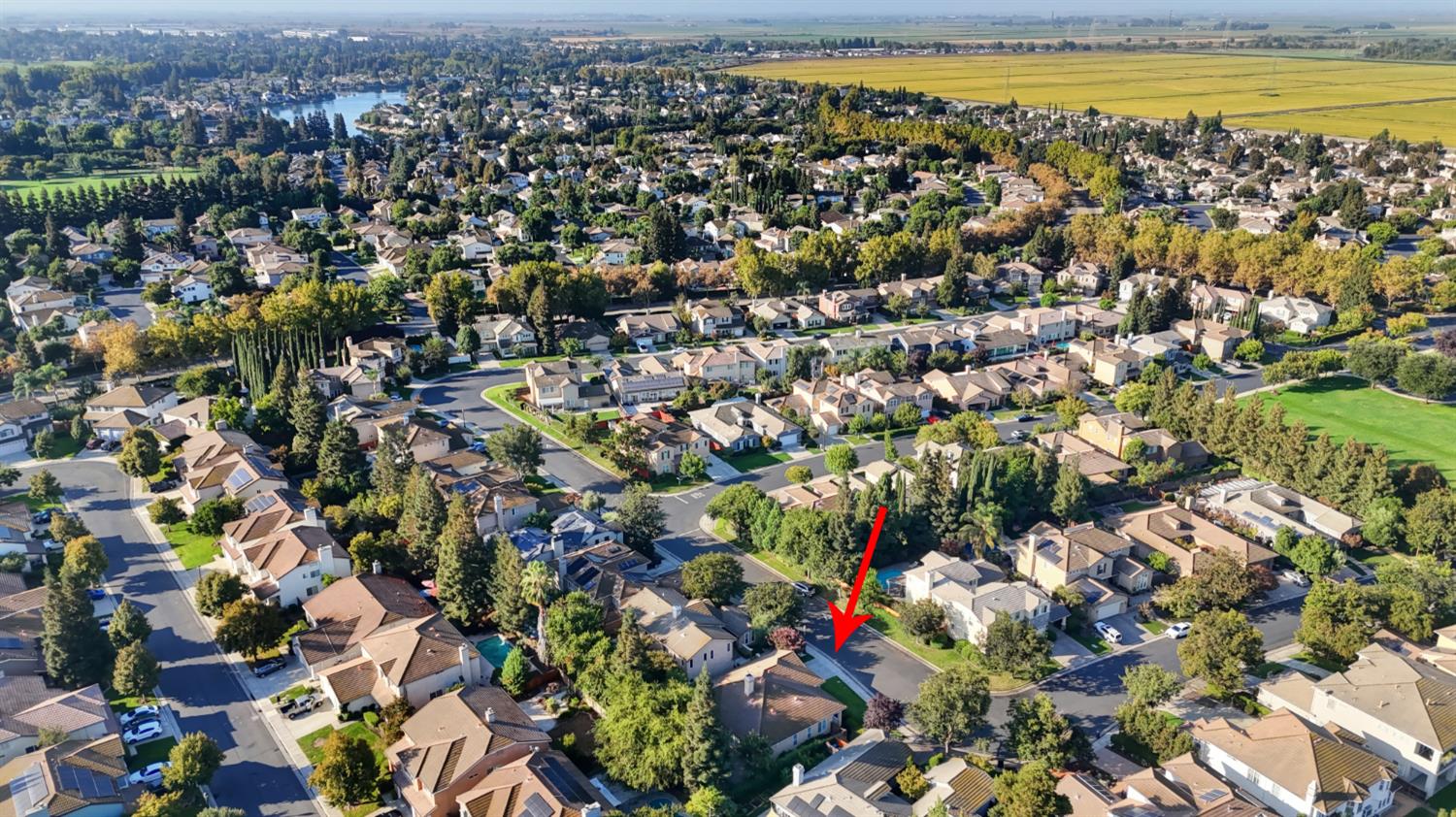 6219 Riverbank Circle