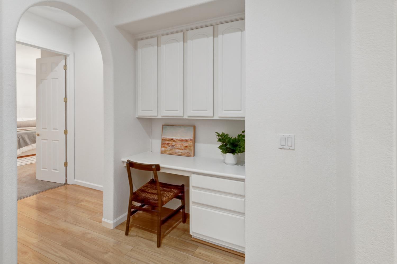 6219 Riverbank Circle