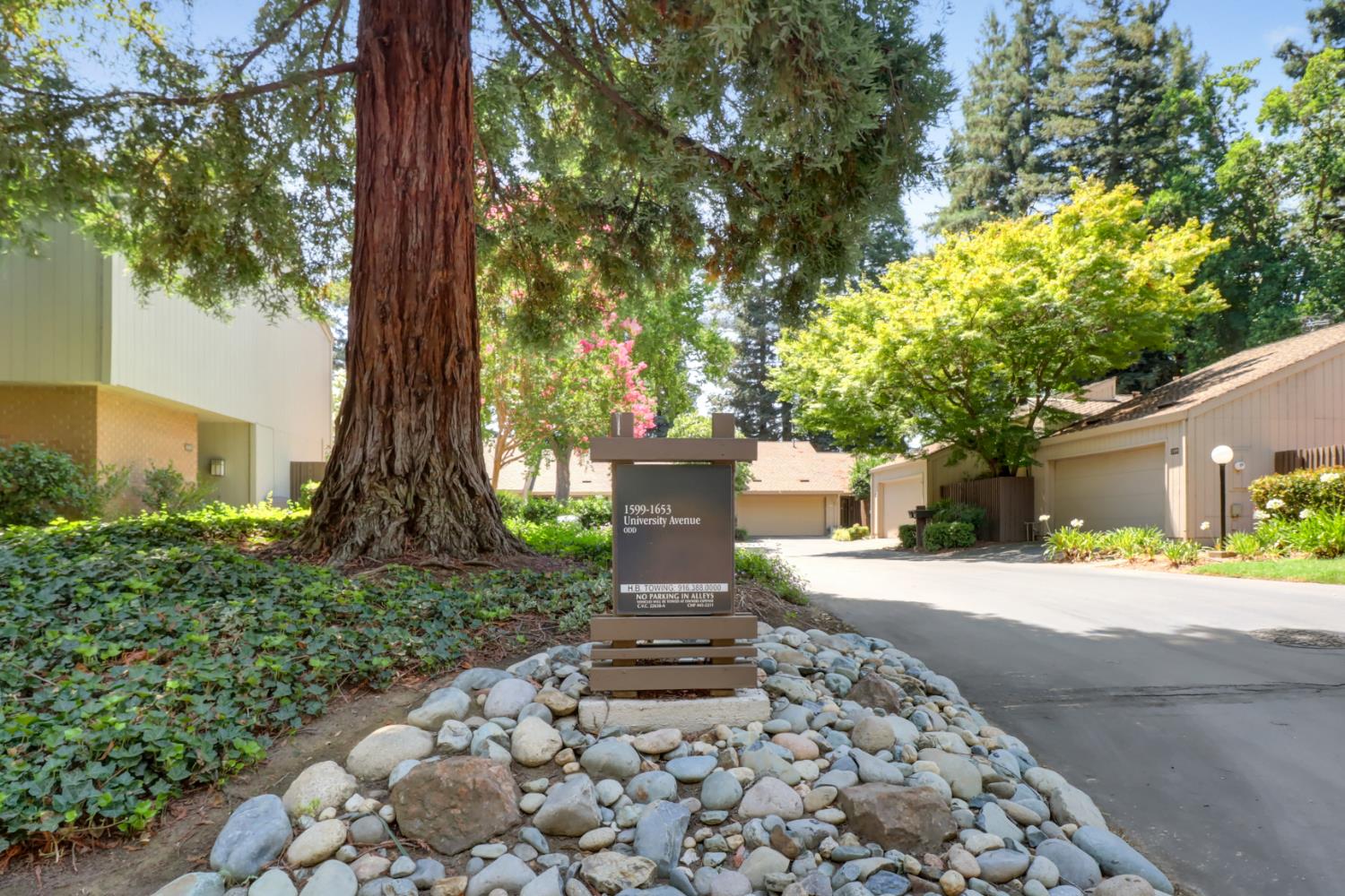 1647 University Avenue