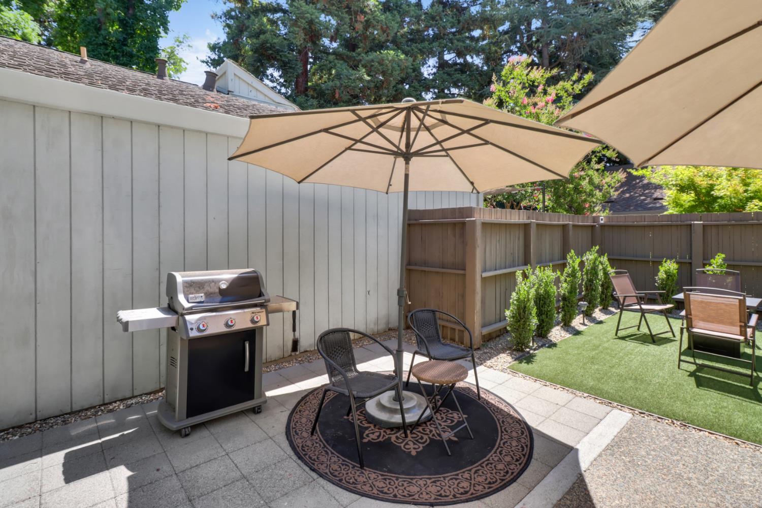 1647 University Avenue