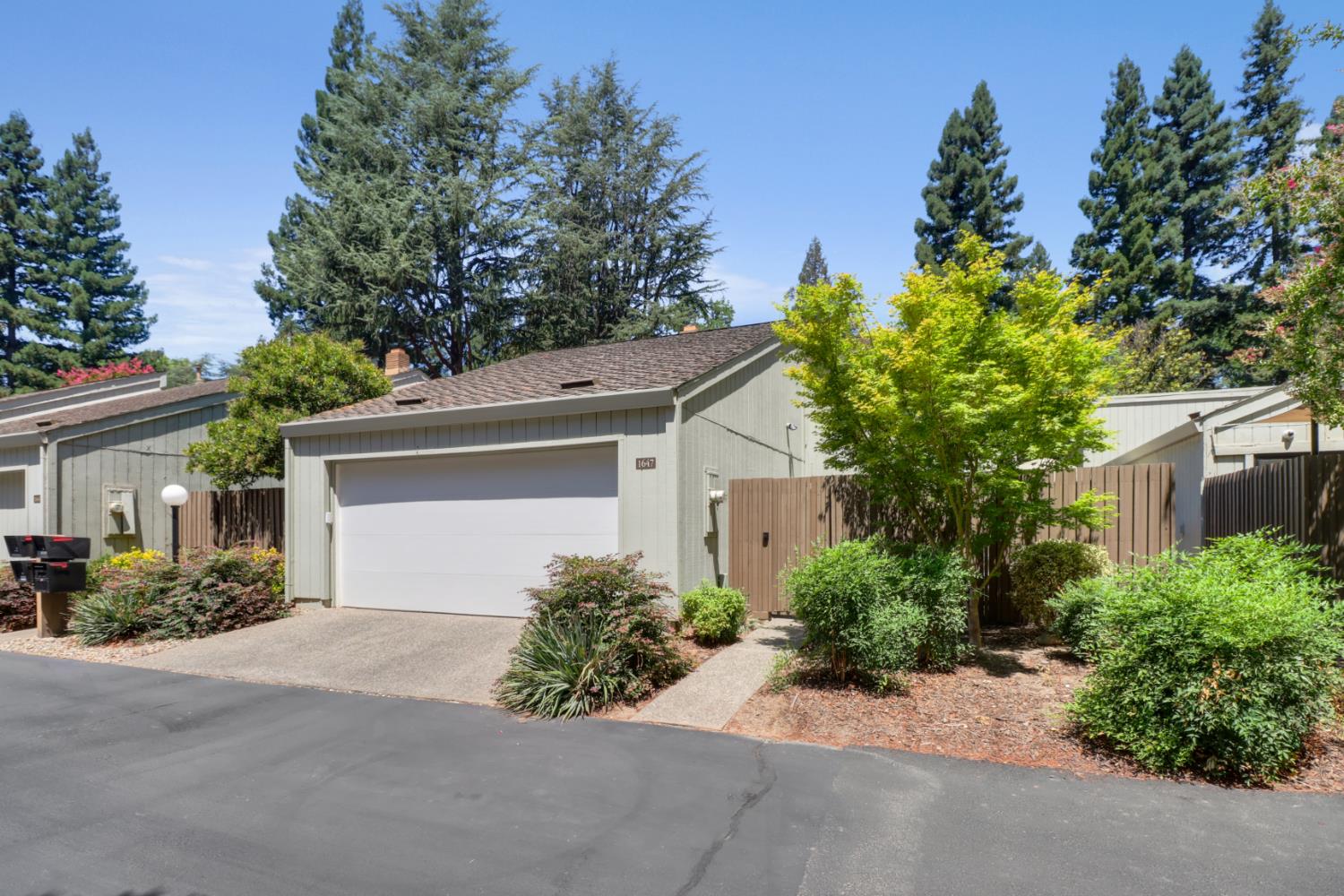 1647 University Avenue