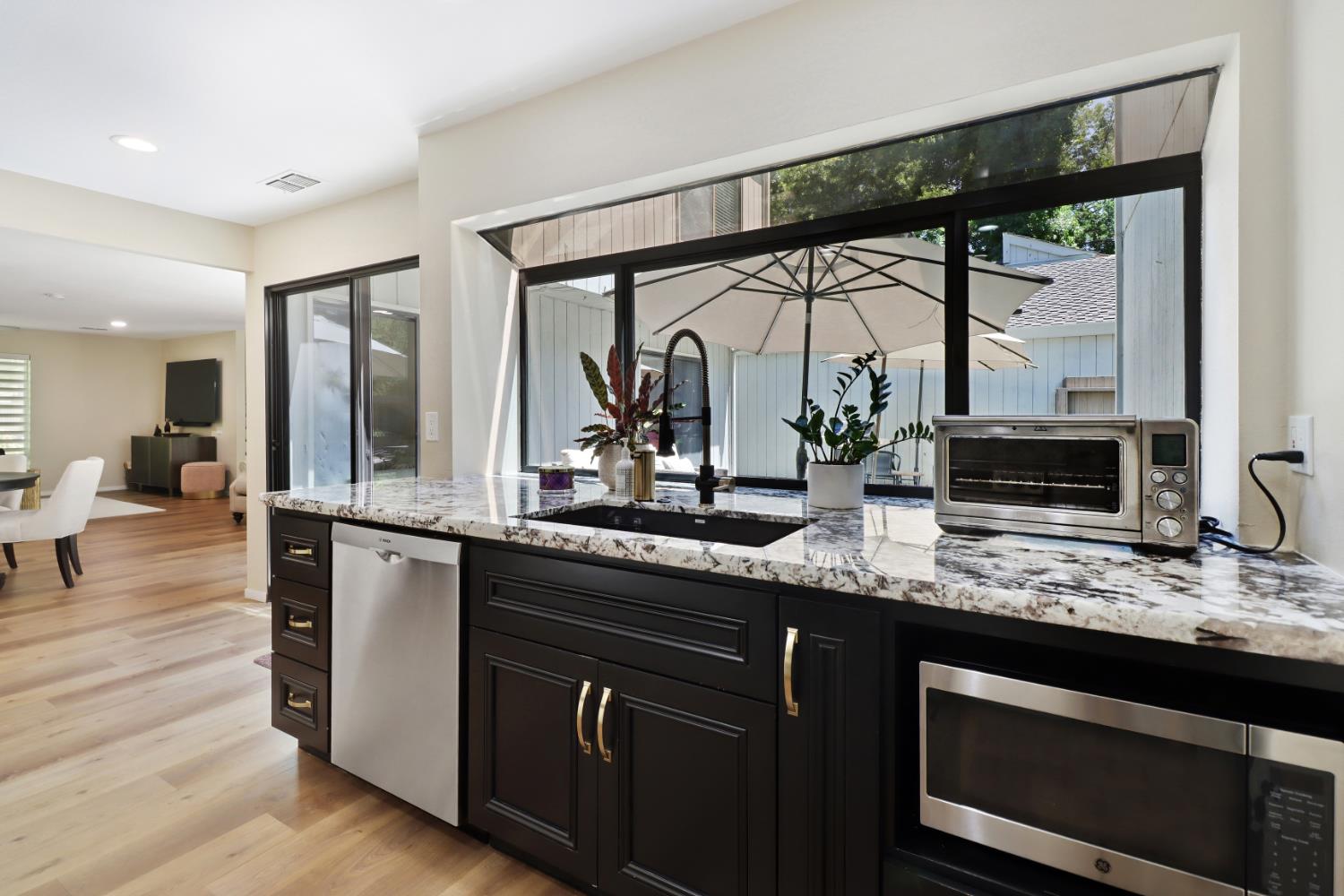 1647 University Avenue