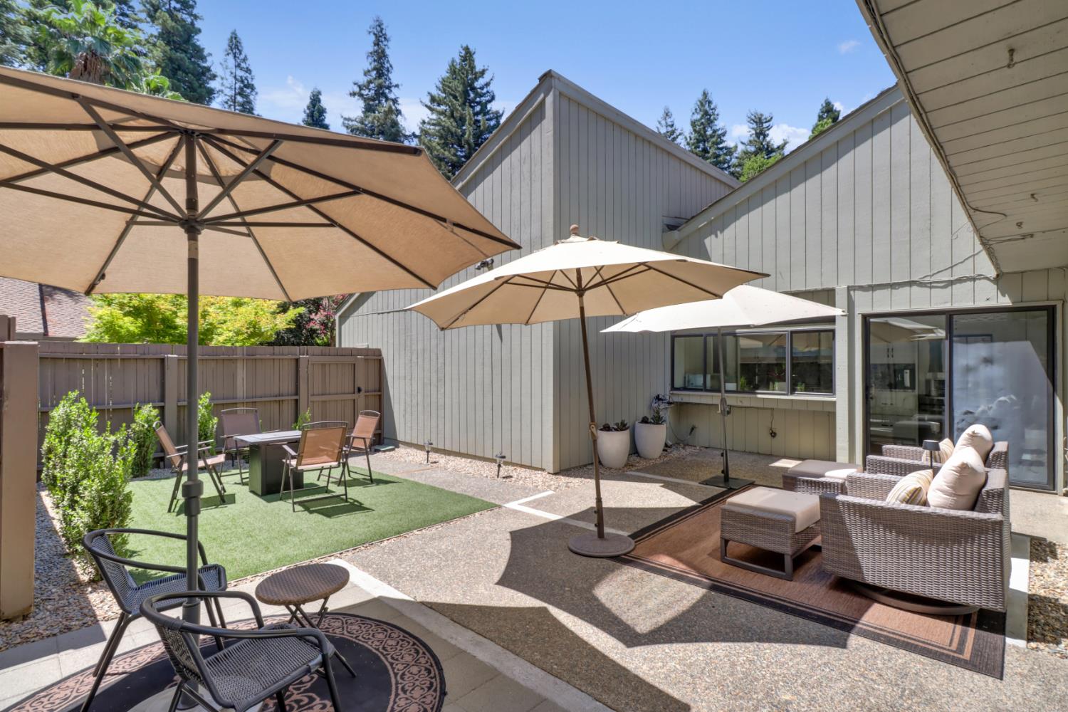 1647 University Avenue