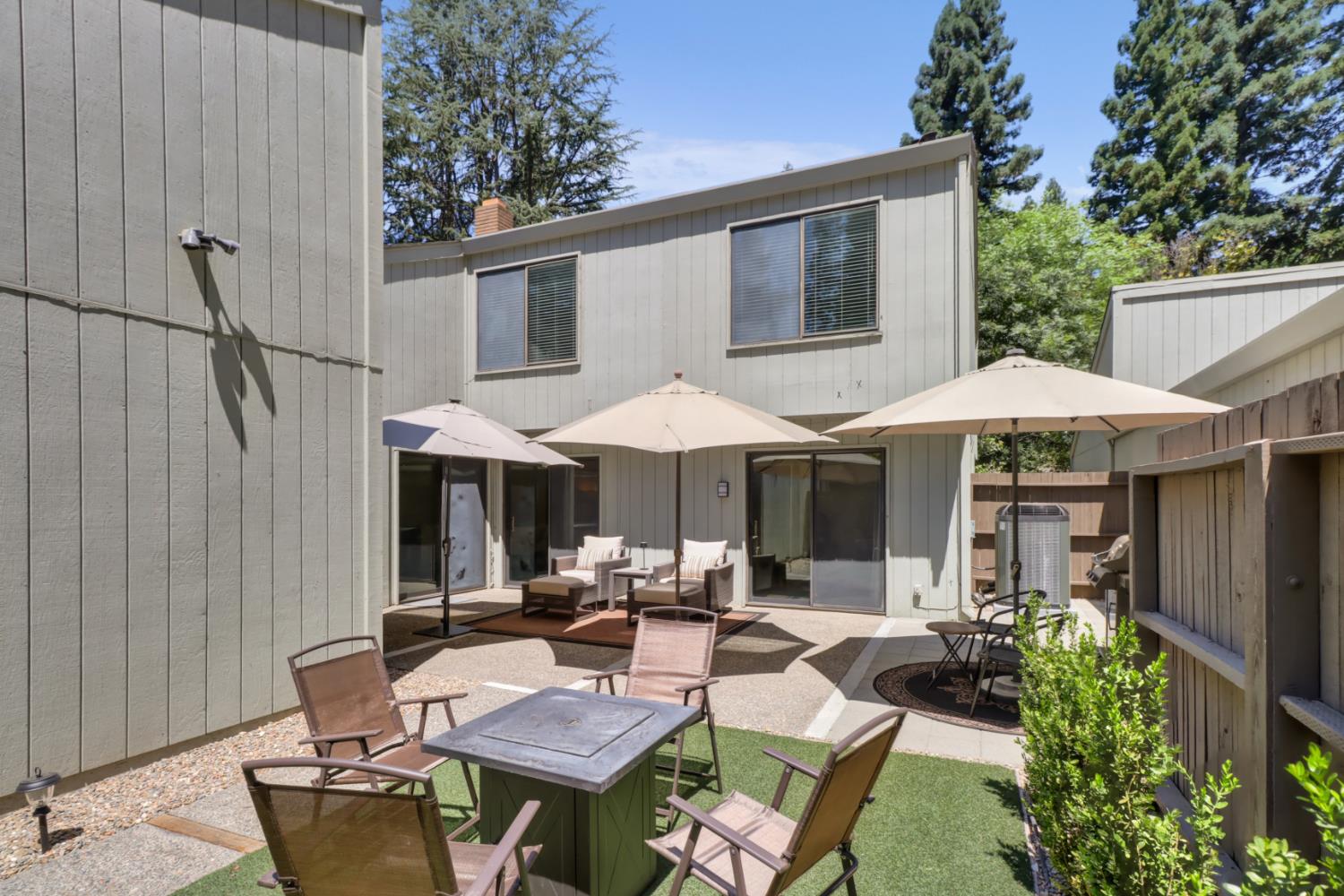 1647 University Avenue