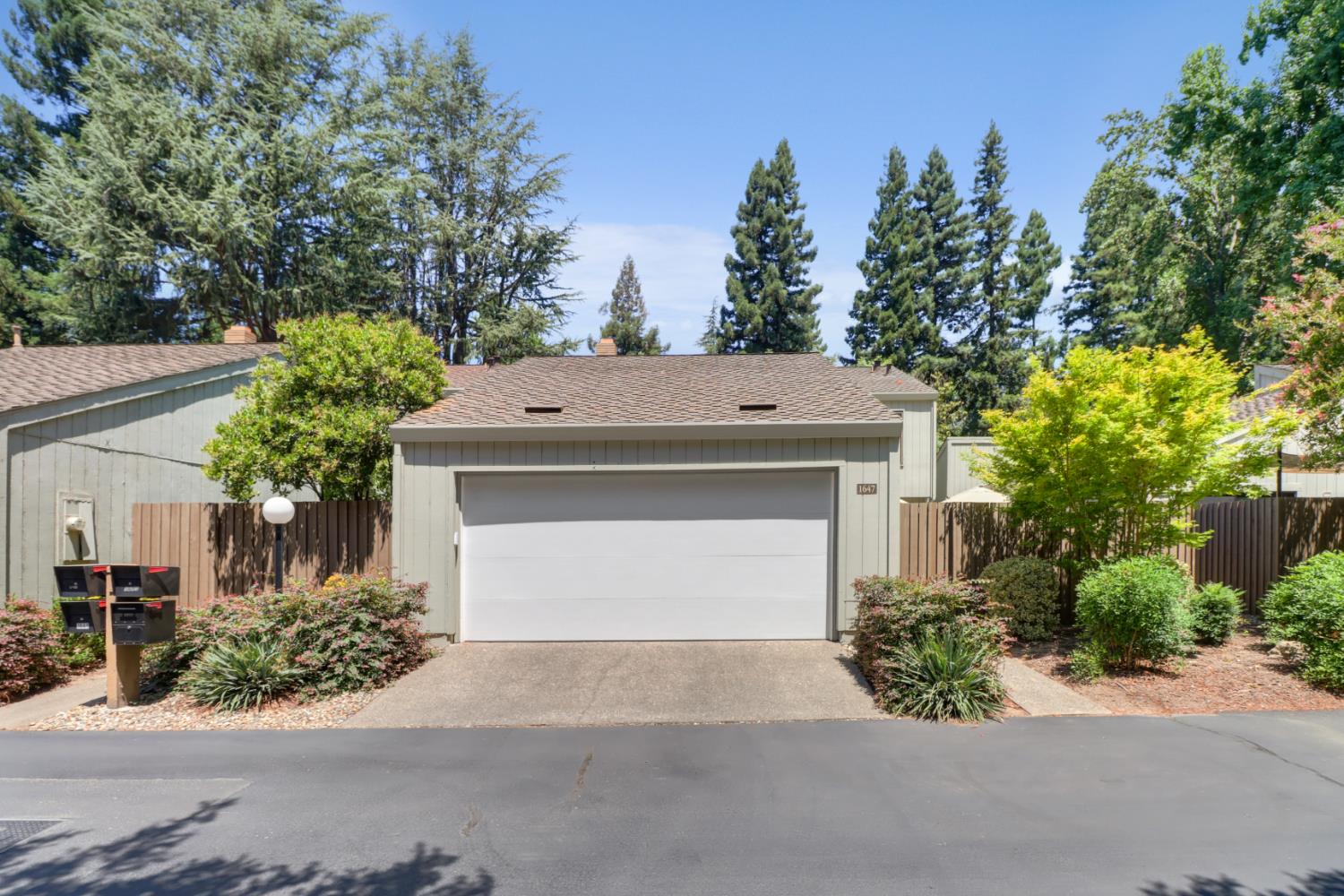 1647 University Avenue