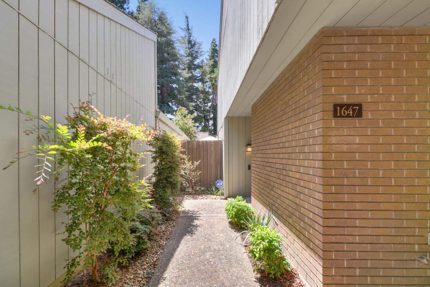 1647 University Avenue