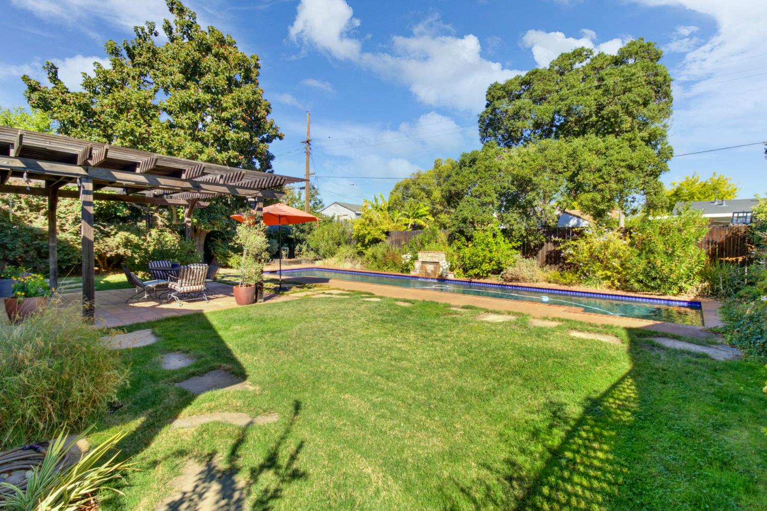 4989 Virginia Way