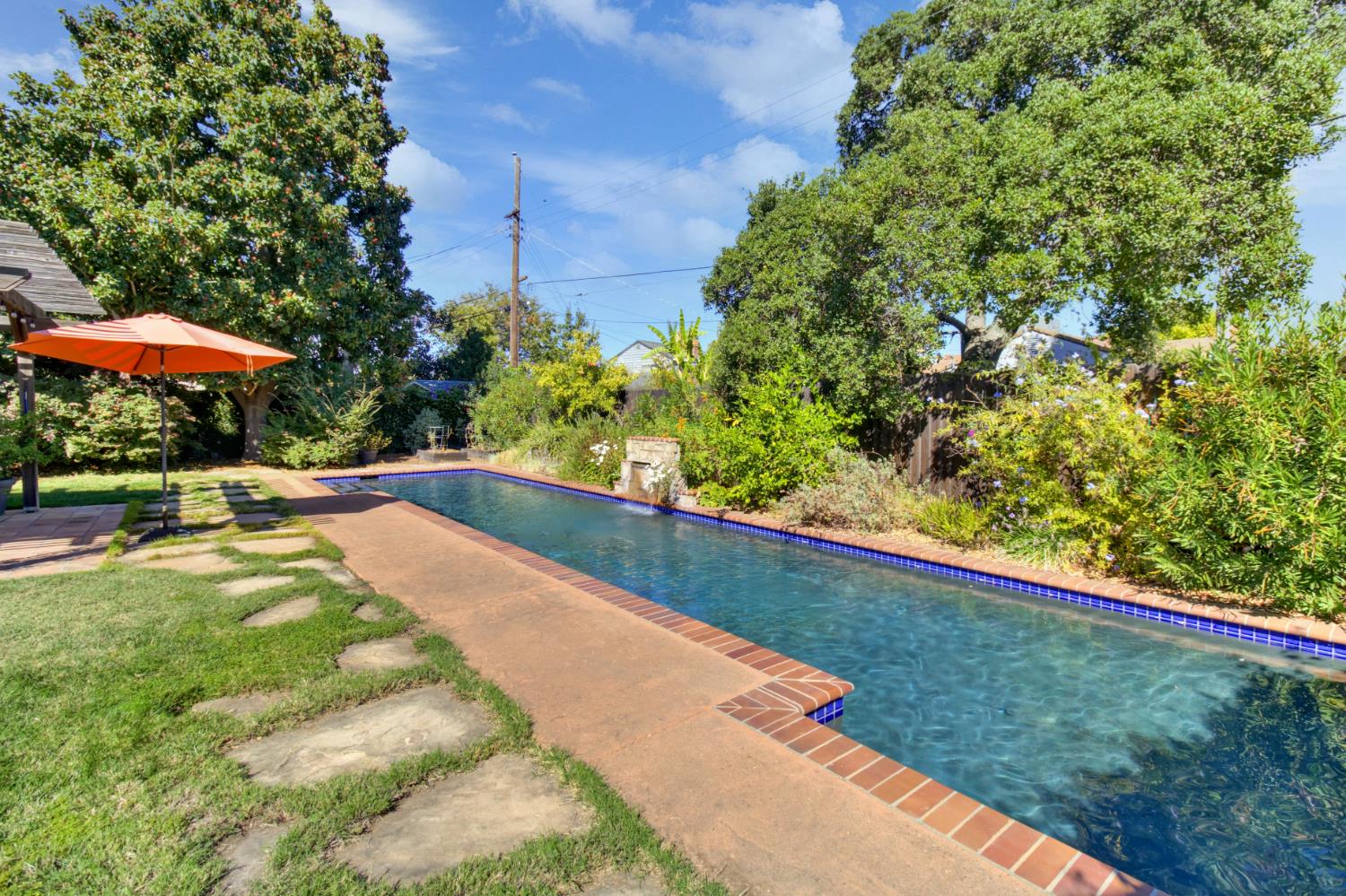4989 Virginia Way