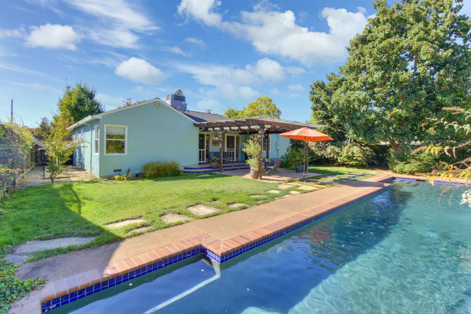 4989 Virginia Way
