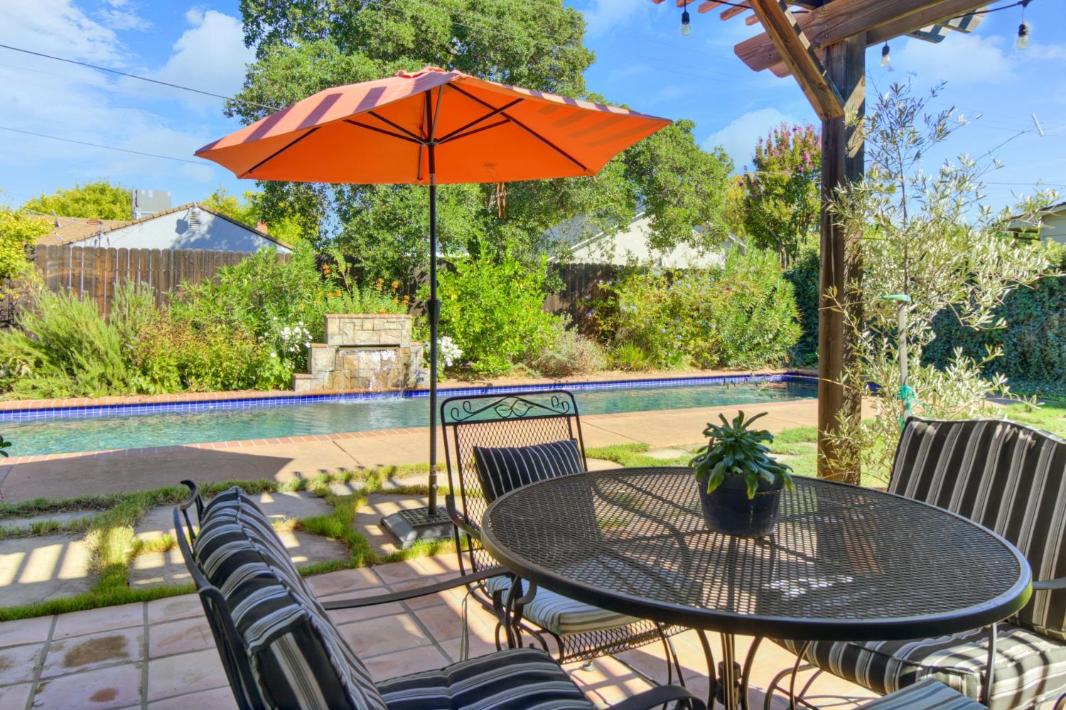 4989 Virginia Way