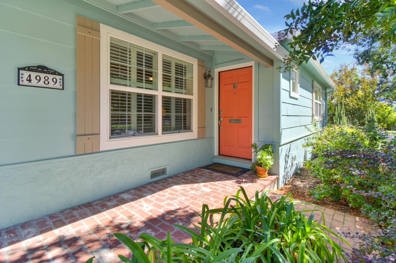 4989 Virginia Way